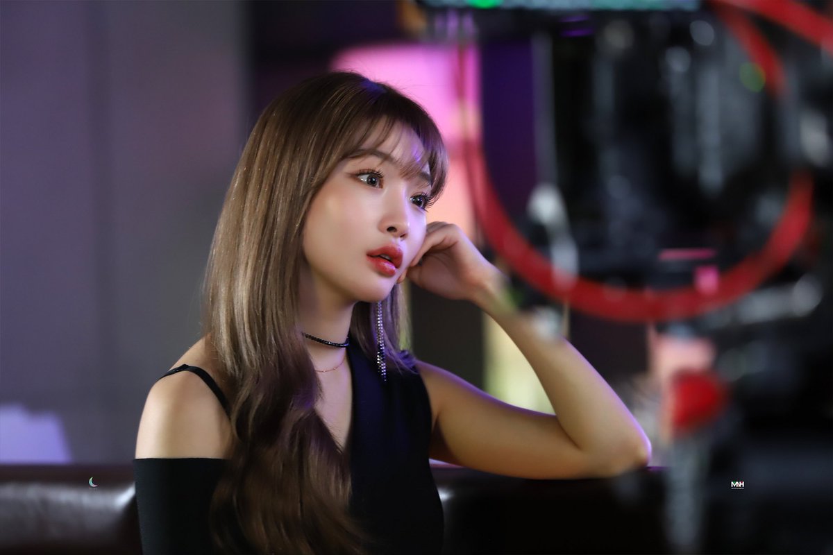 CHUNGHA_MNHent's tweet photo. 📸 광고 촬영 #SnapShot

🧴👀🖤

#청하 #CHUNGHA
#천연샴푸 #포미포미 
#FOAMYFORME https://t.co/lFcx2bqN9G