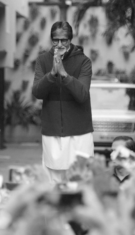 TonyLKocherry's tweet image. A great honour and blessing  to have met you sir and  truely blessed to have debuted and performed as an actor in your film sir! Your fan then, now and always ! Love you sir @SrBachchan 💓
#50YearsOfAmitabhBachchan 
#50yearsofbachchan 
#giveitupforbachchan