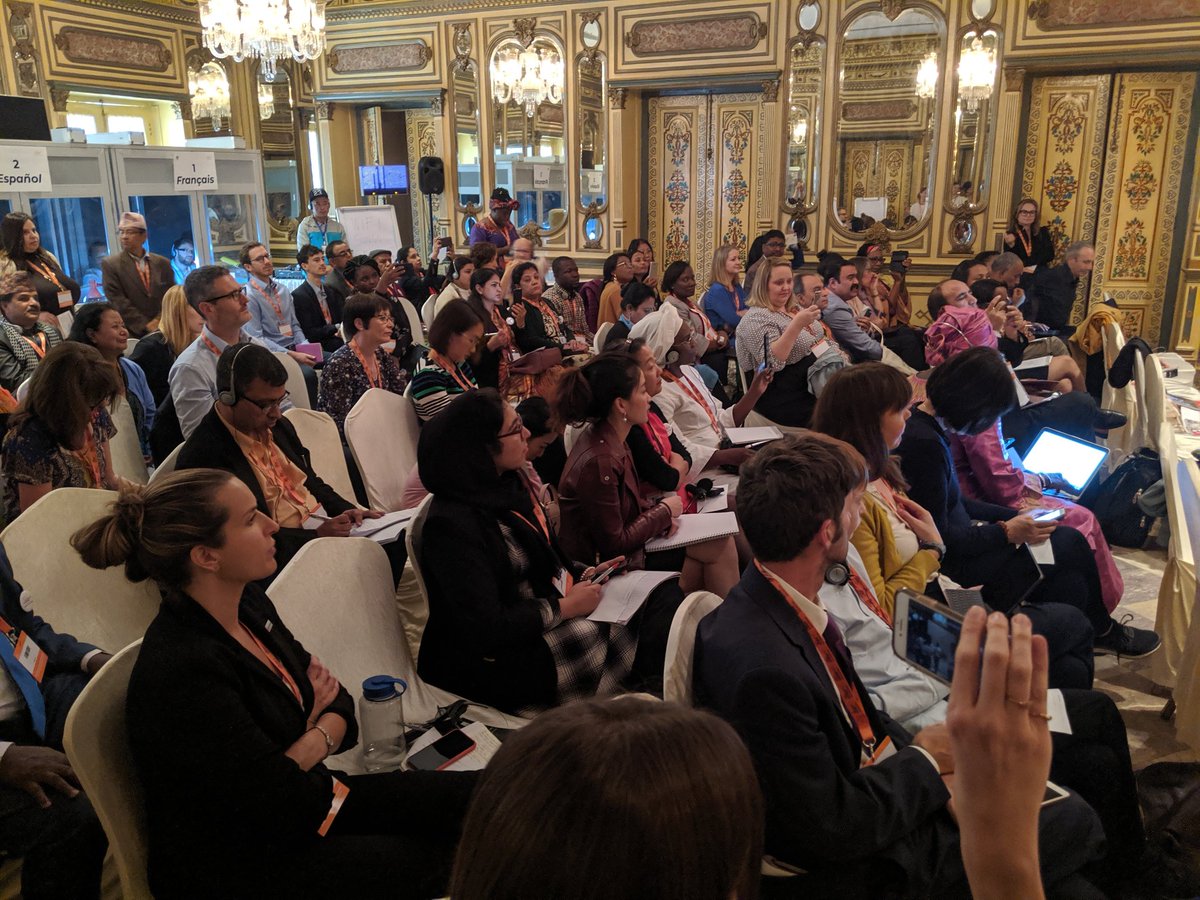 calgnor's tweet photo. Packed room for adolescent nutrition workshop. So many phones out filming their amazing clock showcasing different nutrition issues around the world. Honestly, it's like being the entourage for 11 celebrities. #SUNGG #SUNGG19 #YL4N https://t.co/6DAWtBEEvH