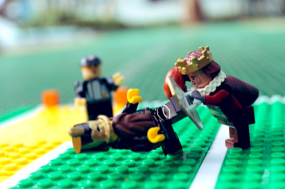 LeagueFML's tweet photo. 🚨King vs FML Week 9 Highlights🚨
The battle at Poolside Arena was a nail biter. As luck would have it for King @aarora83, Man Beard, @NickUVA4life, left his roster-setting skills in the looker room as the king rode is WR’s to victory #fantasyfootball #fantasylife #KingvsFML https://t.co/pH0NrJ5B6H
