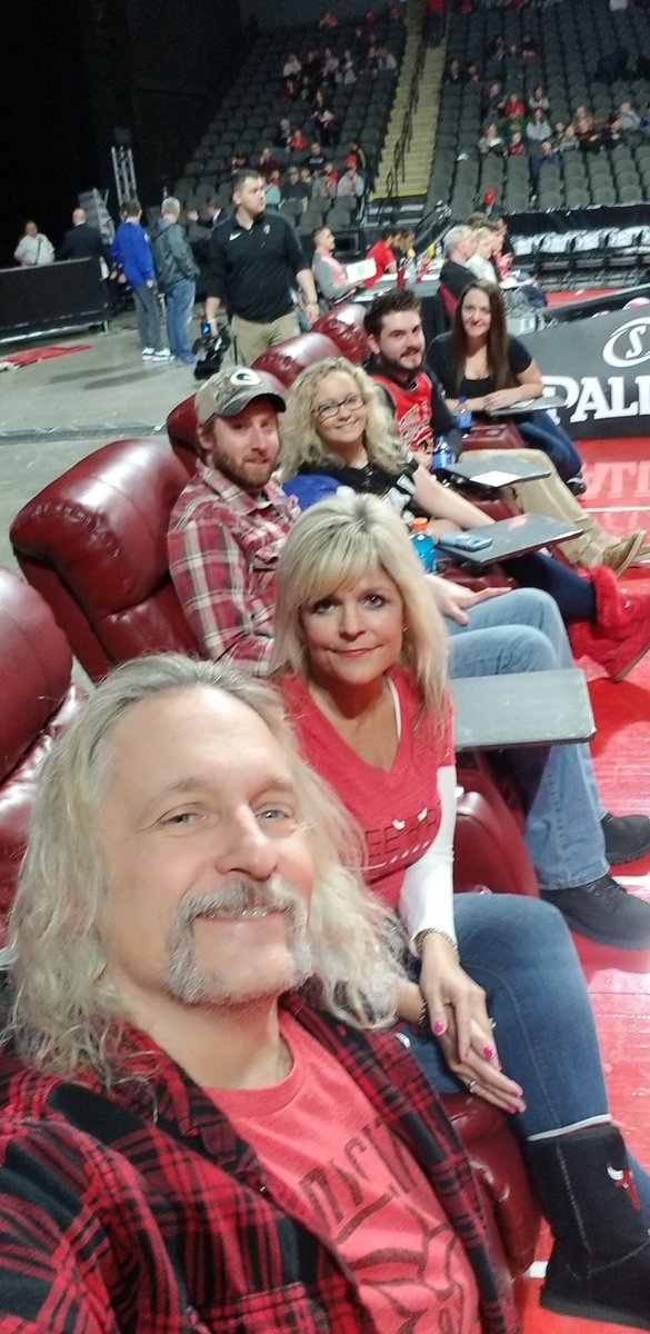 @windycitybulls @MrBill667 @michelejohansen Looking forward to our family day at @Sears_Centre on Saturday cheering on #WindyCityBulls
*\0/*

#WindyCityNation 💨🏙🐂
@windycitybulls
#BullsNation 🐂🏀 
@michelejohansen
@PrincessKK1210 @MrBill667 @nerison_eric 
@chicagobulls #CheerWithUs #RunWithUs #GoBulls #LoveitLive