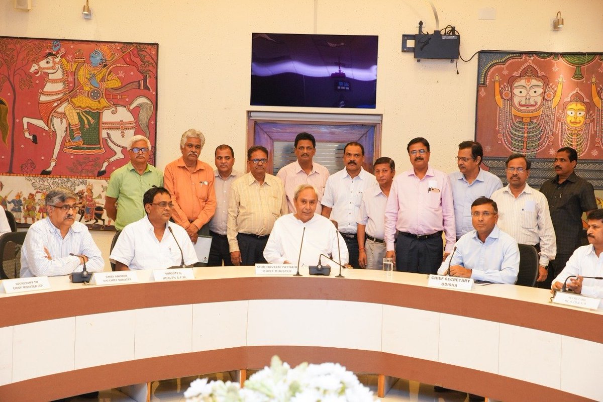 CMO_Odisha's tweet photo. CM announced State Government’s objective of bringing in transformative changes to SCB Hospital & Medical College for making it #AIIMSPlus and creation of an ecosystem with the best accommodation and facilities for both doctors and students. https://t.co/WvStqvGDo2