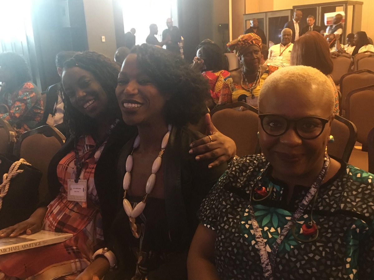 akoobooks's tweet image. Powerful Creatives at the High Level Dialogue with African Influencers. #HighLevelDialogueGH #AI4Dev #TheAfricaWeWant ⁦@lolashoneyin⁩ ⁦@AdhiamboKE⁩