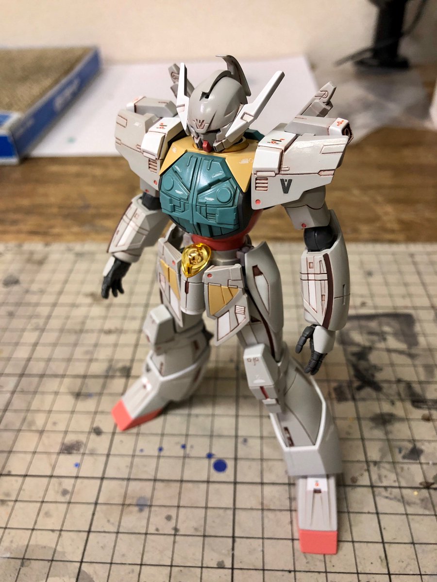 オカムラ セイジ Ar Twitter ターンエーガンダムシンのマーキング いつもの赤だとちょっと ということでアイボリー地の部分に白いコーションを配置して パッドで起動させるイメージに なかなかいい感じ バーニア周りは赤三角でアクセントを