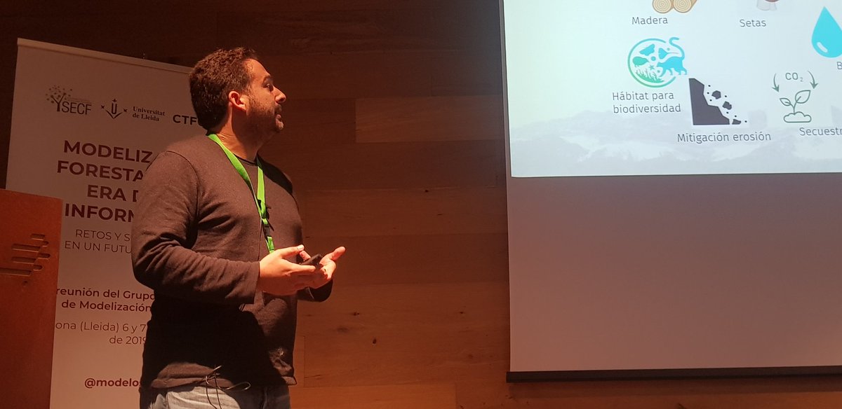 ModelosSecf's tweet image. En su presentación, @multivac42 recuerda que la gestión se debe basar no solo en la cantidad de servicios que los bosques proveen, sino también en cuánto la gente los valora #reunionModelosSECF @ETSEA_UdL