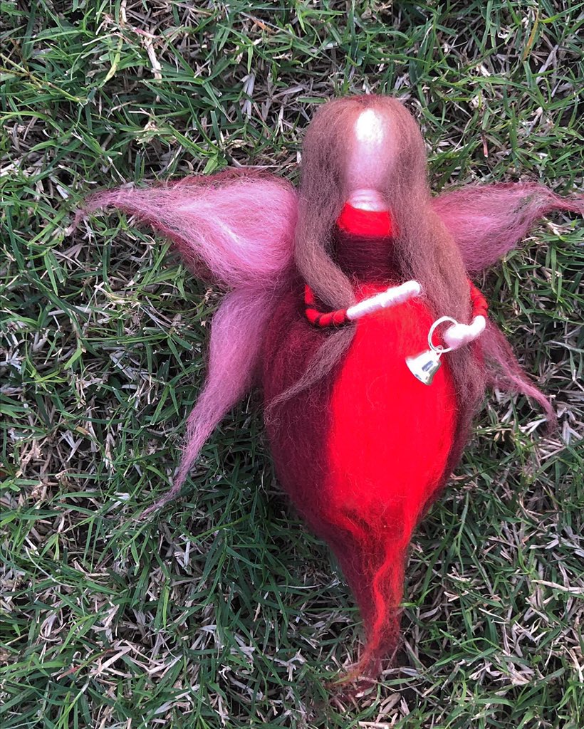 ElecodelasHadas's tweet photo. ❤️ 1. Hada roja; del amor y la vida. 
#Rojo, primer color del arcoíris.
#OnRédate #Hadaswaldorf https://t.co/XejVBtZqTL