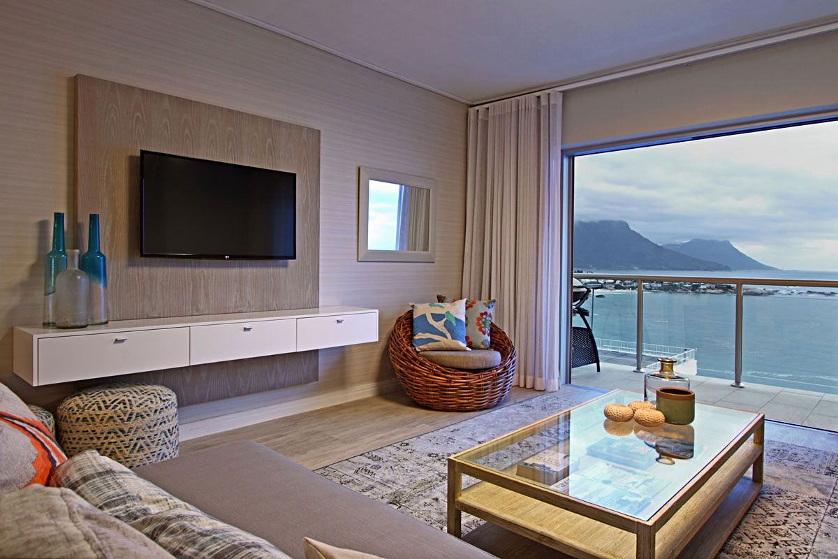This #Clifton apartment is perfect for a #CapeTown #holiday. With amazing views and 24 hour security your #vacation here will be one to remember.
https://buff.ly/2prS1lZ
#DunmoreBlue #travel #rental #getaway #luxury #accommodation #staywithnox #beach #ocean #sunset #beautiful