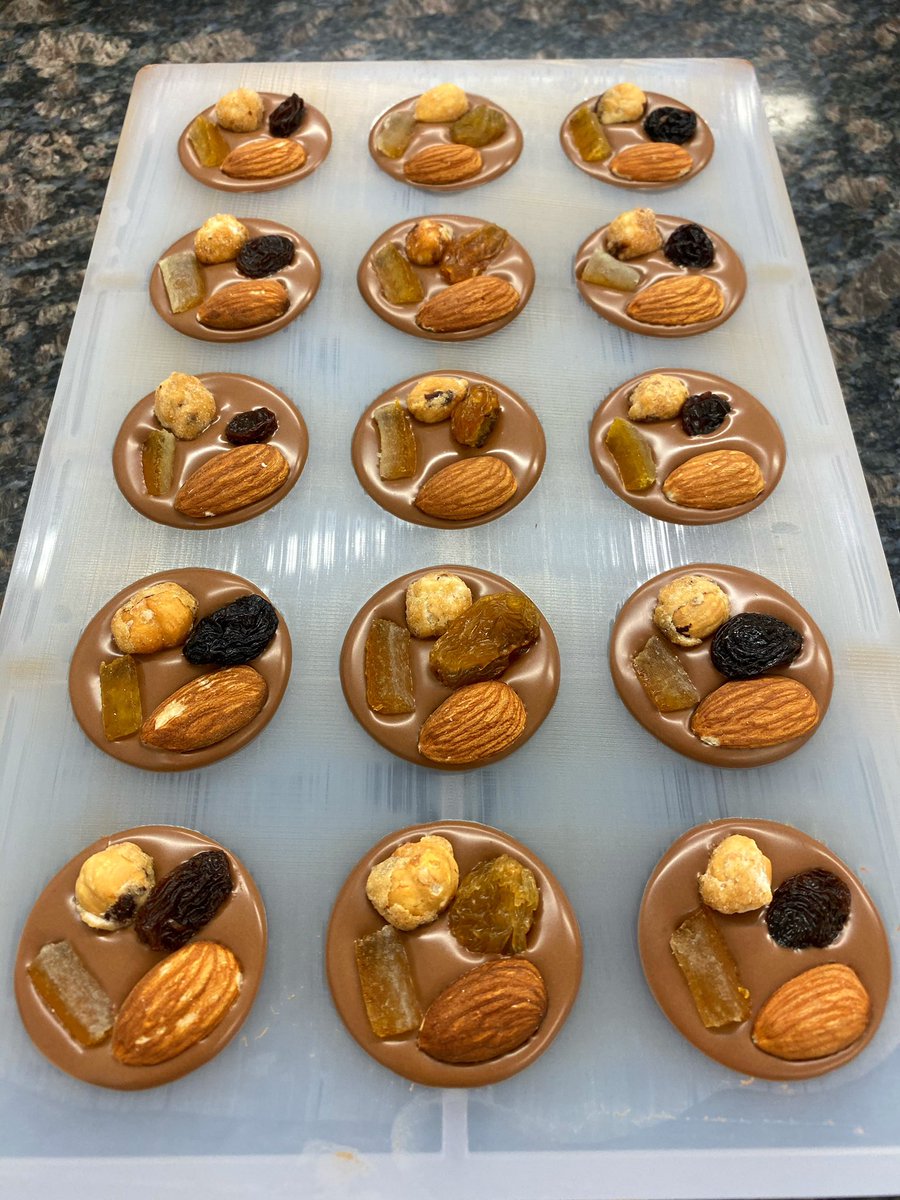 PureCocoaChocs's tweet image. Fruit &amp;amp; nut chocolate mendiants being made today.

A chocolate disk topped with nuts, caramelised nuts, dried &amp;amp; candied fruit. Available in milk &amp;amp; 70% dark chocolate. #fruit&amp;amp;nuts #milk chocolate #artisan #chocolatier