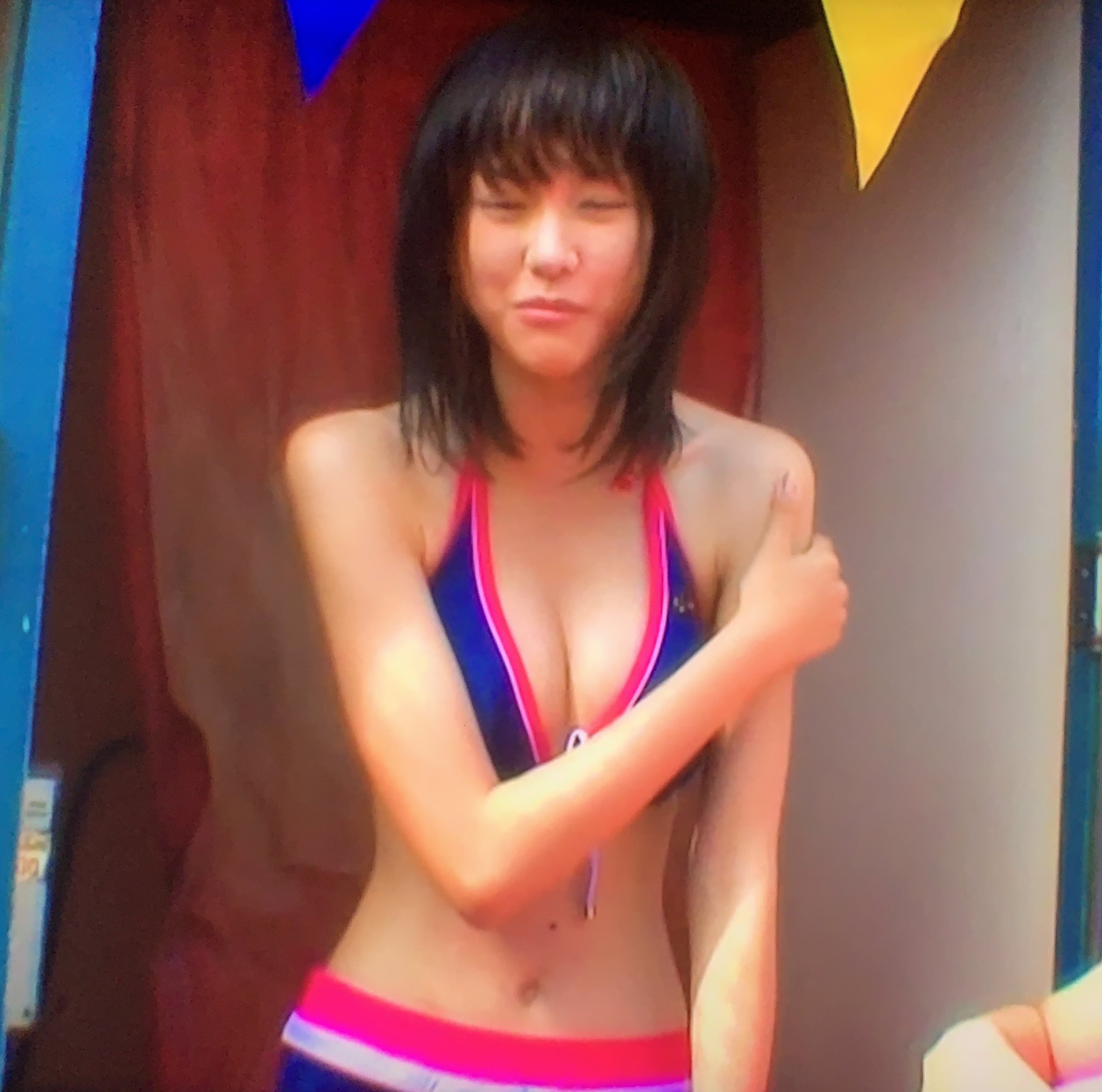 ちゃんぽん 桐谷美玲の細巨乳具合が分かる映画の水着シーン ちゃんぽん 桐谷美玲の細巨乳具合が分かる映画の水着シーン