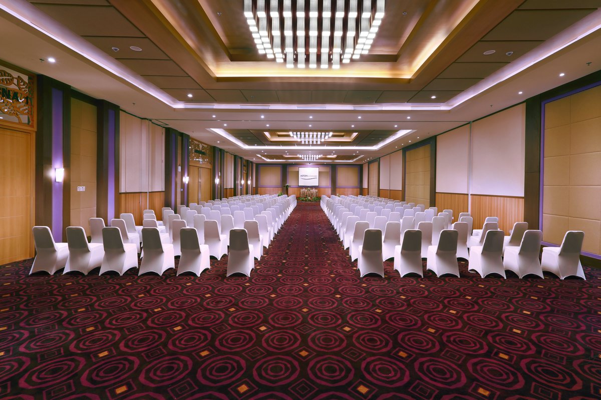 AstonCity's tweet photo. Our ballroom is designed to keep your clients comfortable and focused when attending your special occasion.

More info :
T : +62 353 571 777
W : https://t.co/ifpGqWRCv3

#ballroom #astonbojonegoro #archipelagointernational #bojonegoro #ballroombojonegoro https://t.co/OahLhQy5Ef