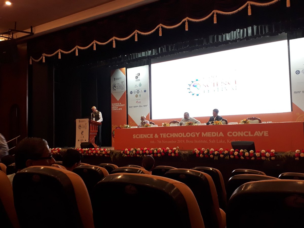 arvind_pattel's tweet photo. At home how many times a discussion is made about science with your children...for example...delhi smoke is a story of front page of every news paper...this is science...... Discuss about that to create interest...
Said - @vijaysatokar 
#iisfmediaconclave 
#IISF2019 
#mcubhopal https://t.co/FMIu4Id3Tm