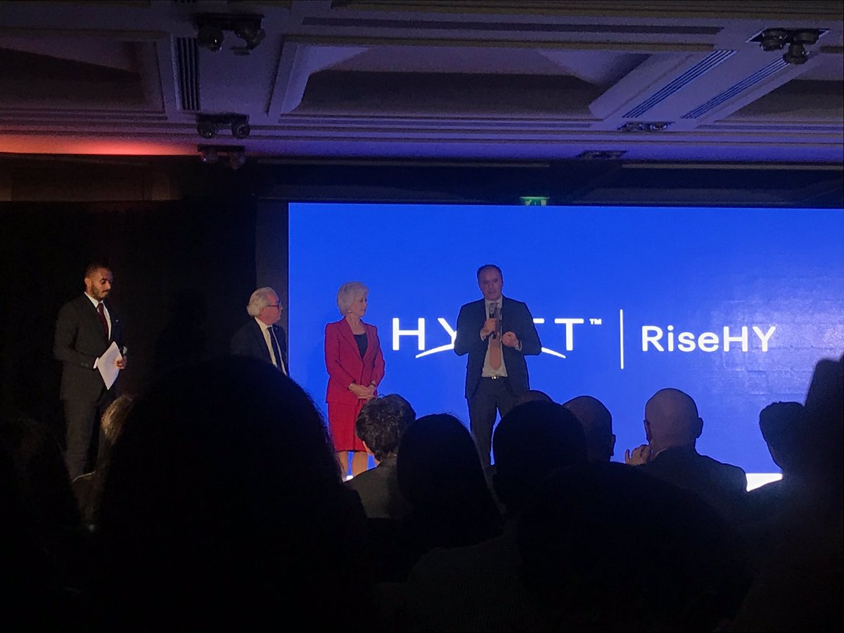 Bravo <a href="/LesDetermines/">Les Déterminés</a> et <a href="/Hyatt/">hyatt</a> pour la première promotion RiseHY, accompagnant 40 jeunes des QPV vers les métiers de l’hospitalité. Félicitations <a href="/mousscama/">Moussa Camara</a>