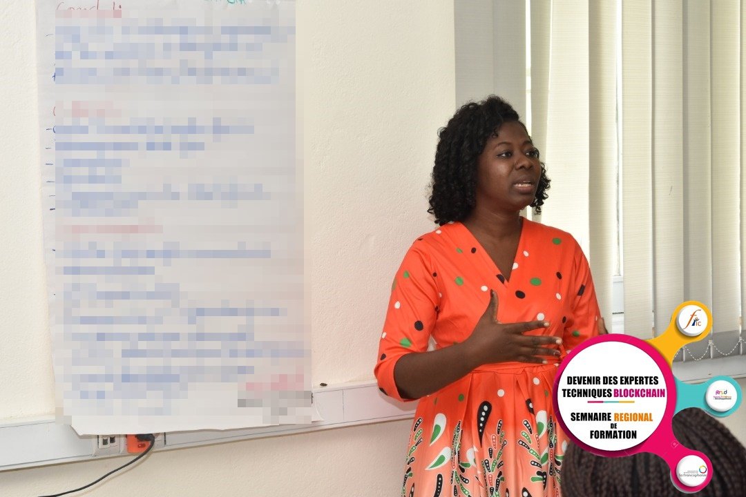 Fenud_Africa's tweet photo. #Jour3
#TravauxPratiques
L'équipe #CHATURA en pleine séance de travail avec
@andreakouakou38, @SERYDIABYABIBA, @AwadaFalmata et Diarra Sylla
#FENUD #FemmesetTIC #OIF #AUF #ICTINA #Blockchain #Cryptommonnaies https://t.co/BcK5aDZhTF