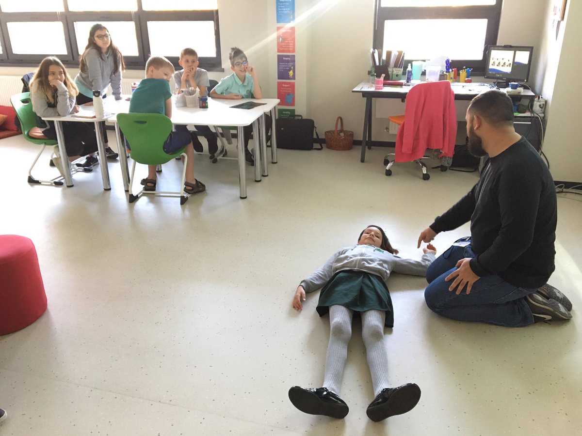 HeritagePrimary's tweet image. Learning about respiration, asphyxiation, oxygen and CO2, and the recovery position as part of our unit on #humansystems. The respiratory system is wonderful! @HisIpc @HIS_Moldova