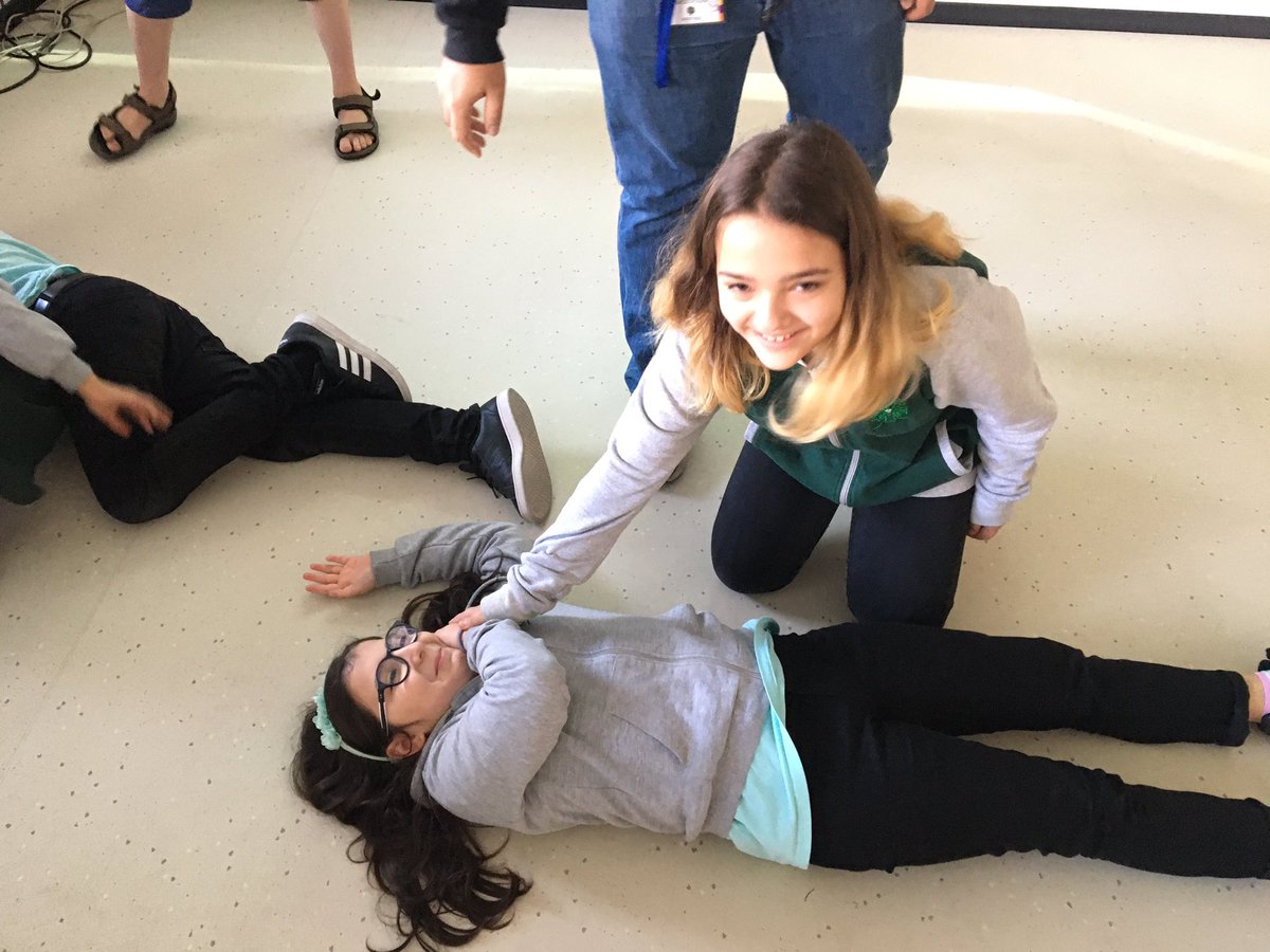 HeritagePrimary's tweet image. Learning about respiration, asphyxiation, oxygen and CO2, and the recovery position as part of our unit on #humansystems. The respiratory system is wonderful! @HisIpc @HIS_Moldova