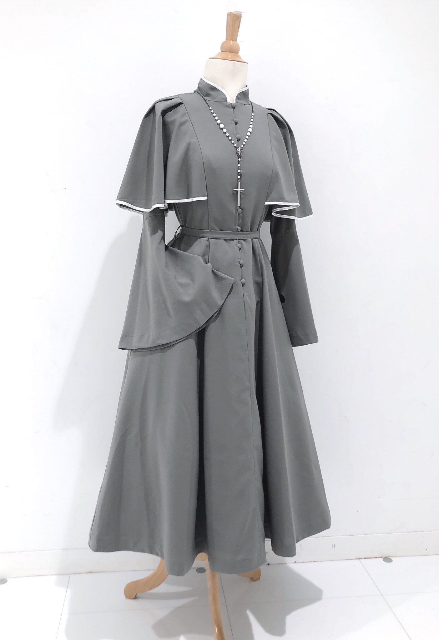 Chouchou Ange名古屋店 Sheglit 神父様のカソックをイメージした 神聖な雰囲気のセイクリッドシリーズ Sacredケープワンピース 新色 が加わり再入荷 27 000 Tax グレーとブラック ホワイトが シュシュアンジュ名古屋店 にも入荷 Chouchou Ange名古屋店 Sheglit 神父様のカソックをイメージした 神聖な雰囲気のセイクリッドシリーズ Sacredケープワンピース 新色 が加わり再入荷 27 000 Tax グレーとブラック ホワイトが シュシュアンジュ名古屋店 にも入荷