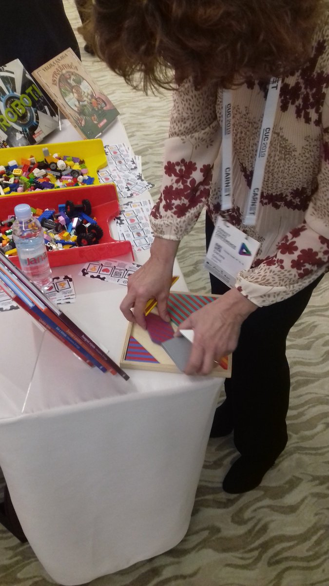 Danas rješavamo mozgalice - Tangram Challenge... riješite tangram i uđite u izbor za nagradu #CUC2019 #Carnet_CUC #Skolskaknjiga