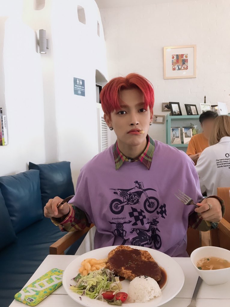 [#성화] 앙뇽?😆 나는 에이티즈 최고 기욤뽀짝 쭝이쭝이 홍쭝이양😘 오늘은 나의 생일이라규😄
오늘은 내가 최고로 귀여운 날이양 에이티니 인정??
#ATEEZ #에이티즈