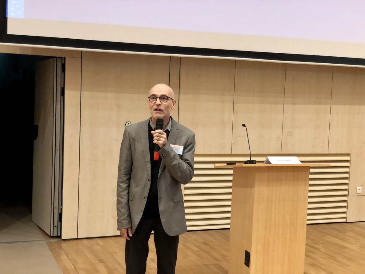 ParisEstSup's tweet photo. 📣 Lancement de la première #journéepédagogie #ISITEFUTURE dédiée aux expériences enseignantes et à la pratique réflexive à @EcoledesPonts ! 💬🤝 Accueil par Jean-Yves Poitrat, resp. Service ingénierie et innovation pédagogique @EcoledesPonts ℹ️ https://t.co/wNA4DYZ8Tc #JDLP2019 https://t.co/DwidMEKMQr