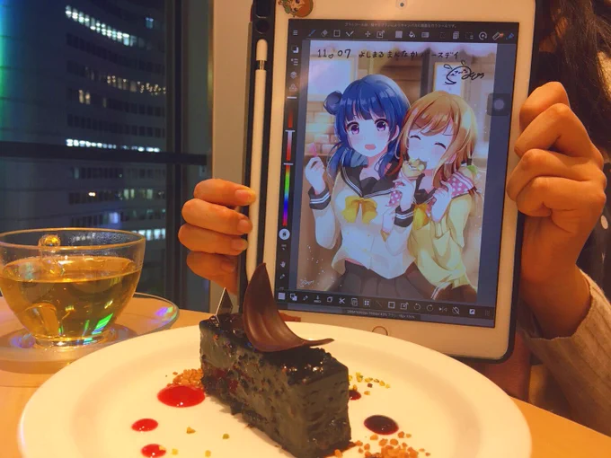 過去絵と今日のケーキ
これからもずっとだいすきっ!??
#よしまる普及委員会 
#よしまる真ん中バースデー 