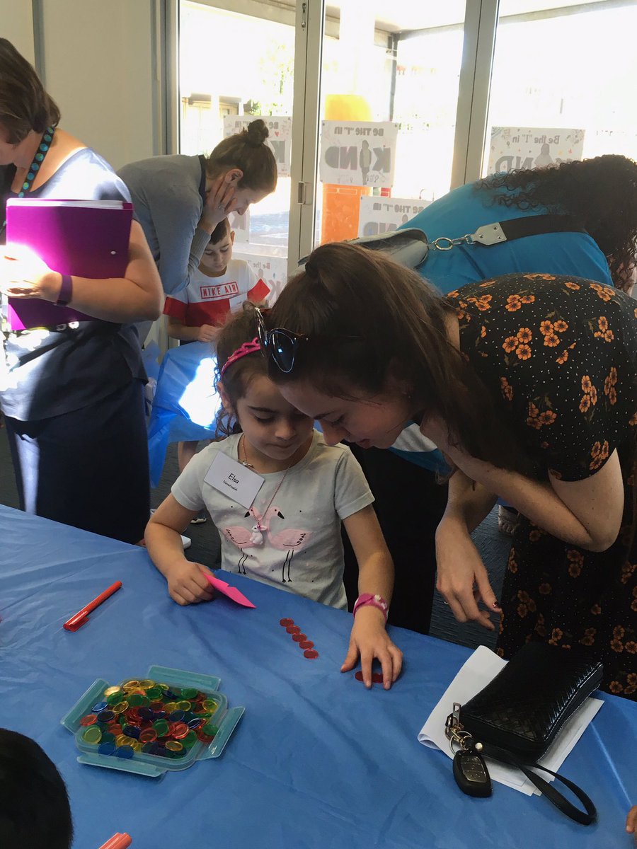 NadineMeredith's tweet image. Maths is so fun! Especially when you get to do it together with your family. Look at Kinder 2020 students @stjosephskwood playing 'handfuls' with their parents at Kinder Orientation yesterday! 👍🏼@NumeracyNow @trishreilly6 @Lisa_Howell3 @abusuttil2 @CatholicEdParra