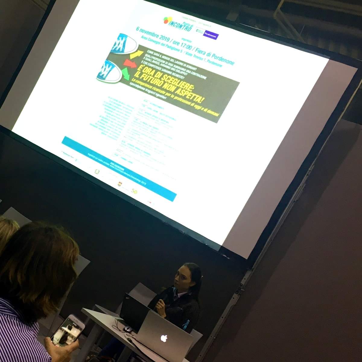 FieraIncontroPN's tweet photo. Nell'Area Convegni di @FieraIncontroPN
E' ORA DI SCEGLIERE: IL #FUTURO NON ASPETTA! 
Le #competenze ricercate per le professioni di domani #postdiploma #ragazzi #genitori

Relatori: Alessandro Fossato, Oriana Cok, Serena Mizzan, Mario Passon, Beatrice Cal. 
Modera Lia Correzzola https://t.co/vXv6VYBQcE