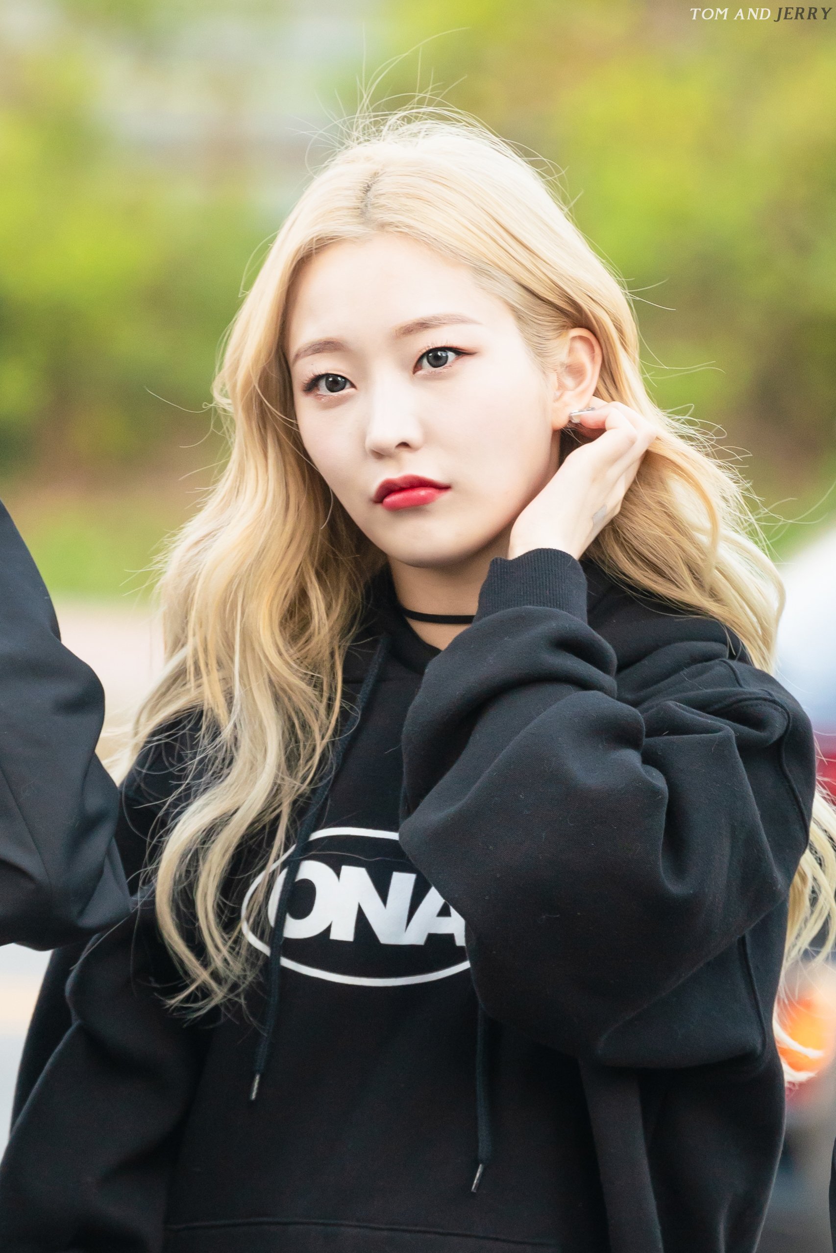 EIwpUbxUwAIUm_r.jpg:orig