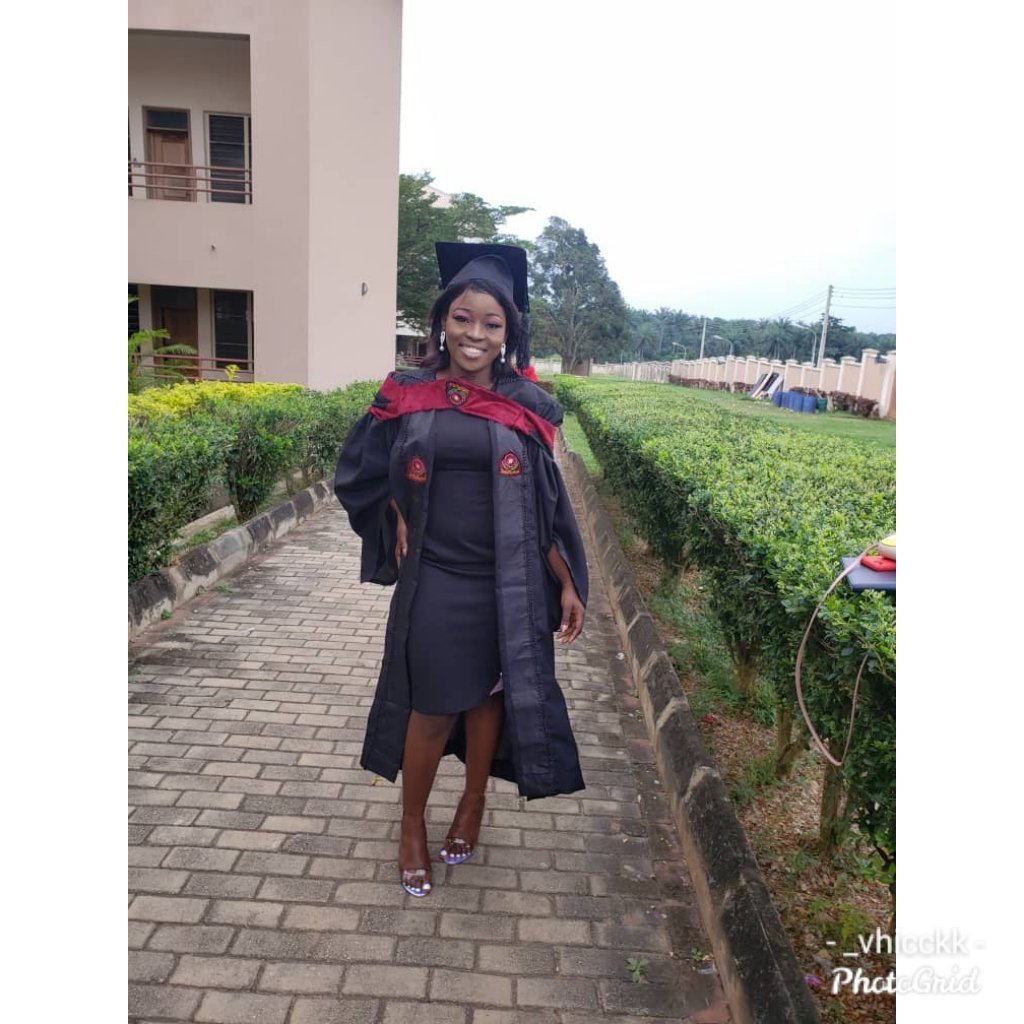 _vhicckk's tweet photo. It became official a few days ago. BSc. Economics
#Bowenuniversity
#Regalset https://t.co/8t4Bbfyunf