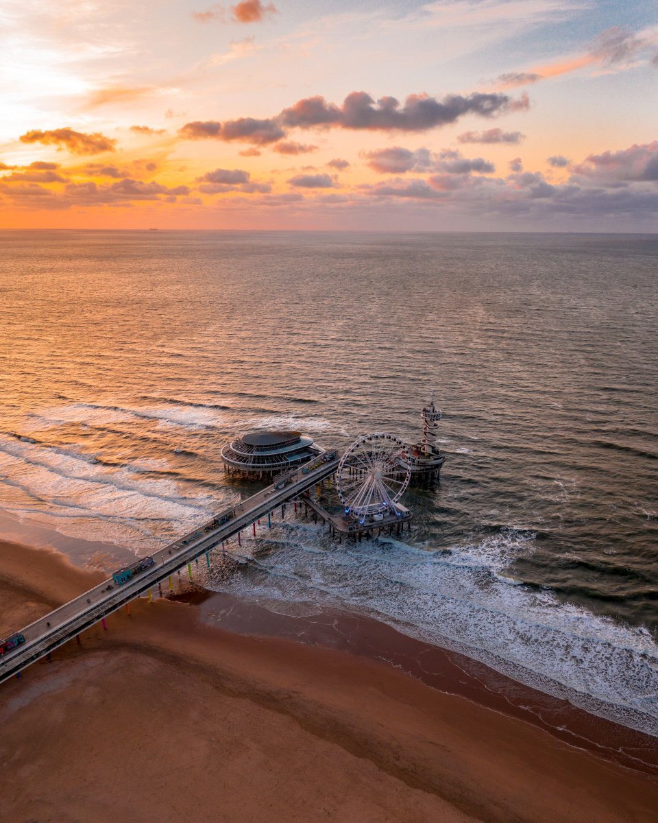 The Sunset Pier Photo by Boyan Ortse <a href="/boyanoo/">بويه نواف..</a>| shot on #DJI #Mavic2Pro