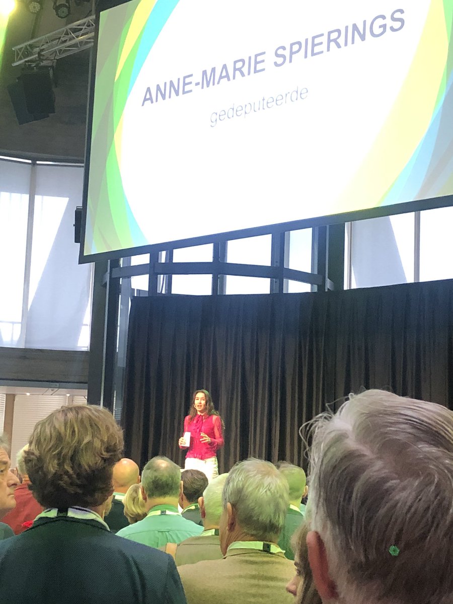 Energiefestival is gestart met @AMSpierings en #energieleverancier @tomvaessen incl mooi pleidooi voor sociale duurzaamheid van @Mikevandergeld @shertogenbosch tijdens #energievooriedereen  #efbrabant