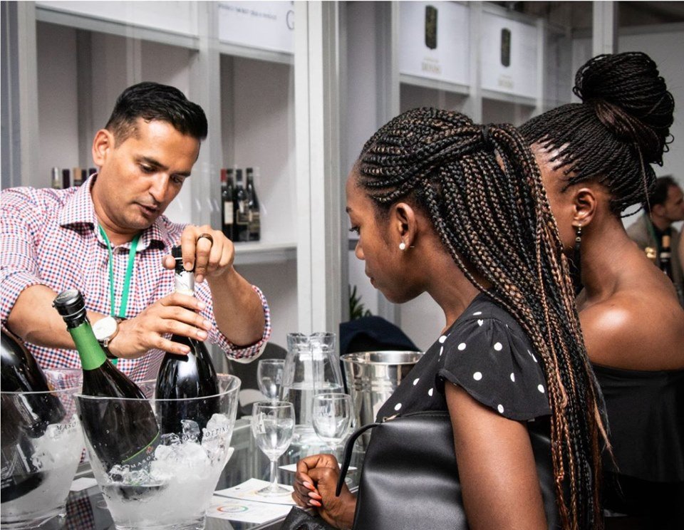 HelloMagSA's tweet photo. Big news, HJ! Vino in Piazza, The Wines of Italy Show, will be taking over Montecasino’s Piazza from 22 to 24 November.

Get ready for a three-day Italian wine expo that showcases a range of exclusive wine producers from all over Italy.🍷 #vinoinpiazza #VIP19

Who's going? https://t.co/KsfXf8ol3K