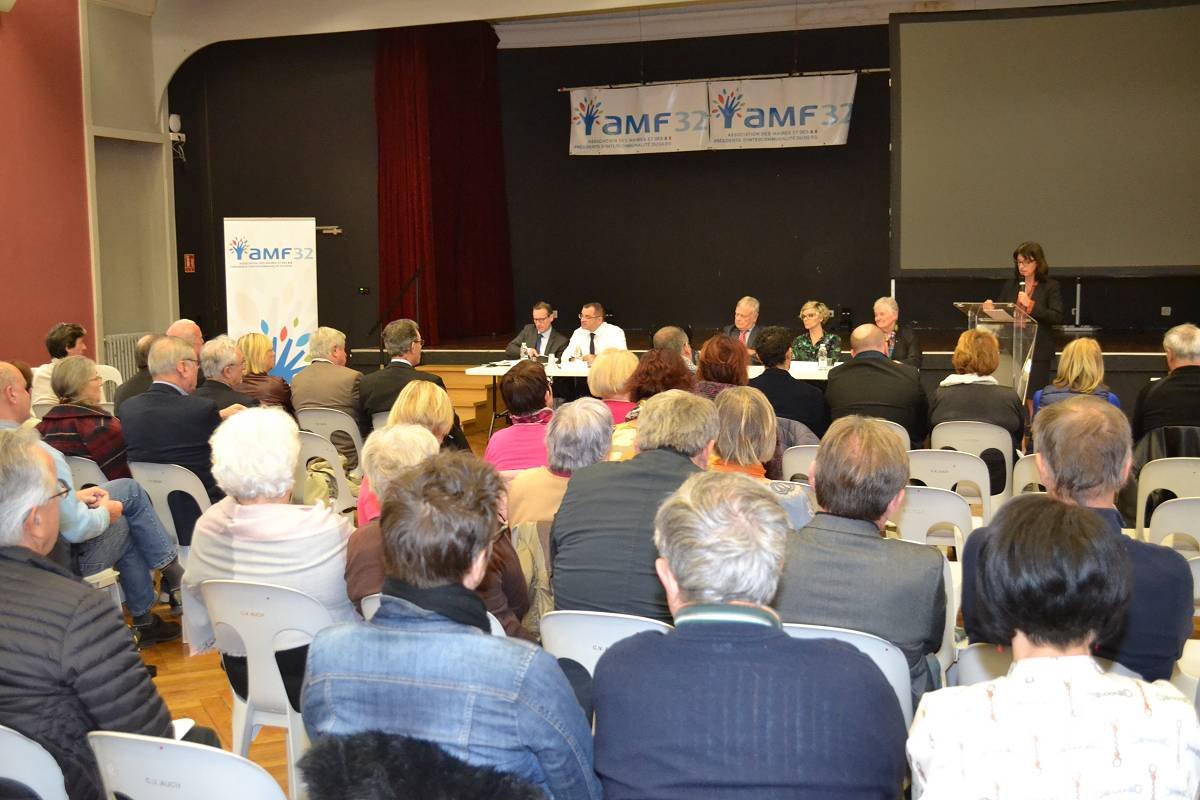 Préfet du Gers (@prefet32) on Twitter photo #GrenelleViolencesConjugales - Réunion organisée par l'AMF32 à l'attention des maires du #Gers.
"Nous sommes tous responsables : par un silence qui serait coupable et parce que nous devons être sensibilisés pour faire savoir, faire connaitre" Catherine Séguin, préfète du Gers #GrenelleViolencesConjugales - Réunion organisée par l'AMF32 à l'attention des maires du #Gers.
"Nous sommes tous responsables : par un silence qui serait coupable et parce que nous devons être sensibilisés pour faire savoir, faire connaitre" Catherine Séguin, préfète du Gers