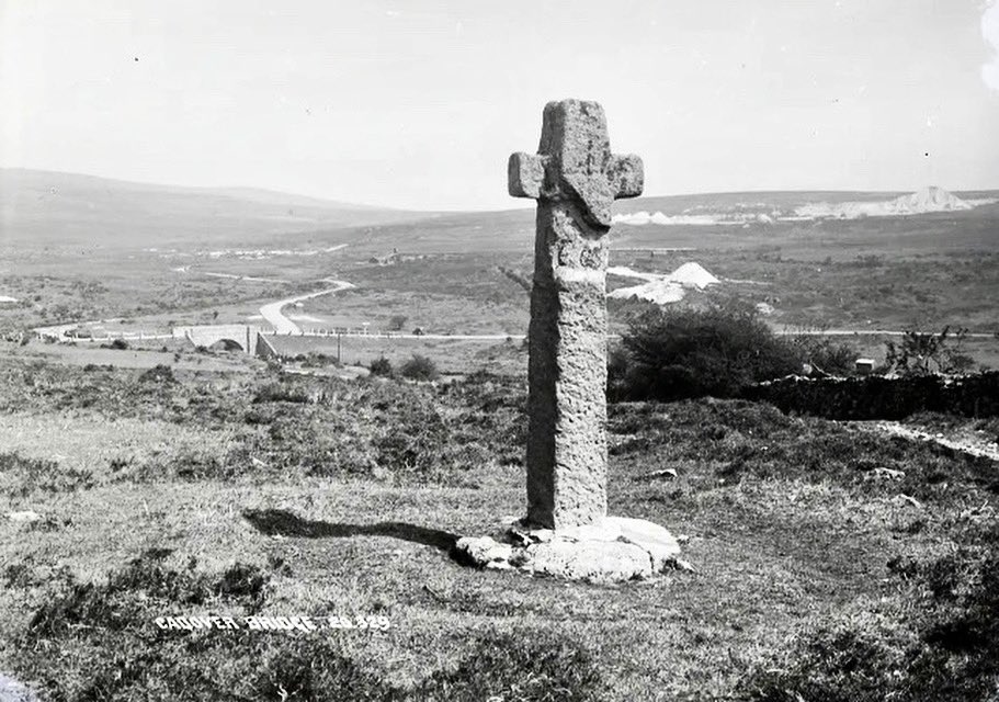 dartmoorarchive's tweet photo. Cadover Cross
1937
A view of the #medieval cross on Wigford Down, with #Cadover bridge, clay works and waterwheel in the background.
Chapman Collection
#Dartmoor #Devon #Dartmoorcrosses #faith #crosses #navigation #Holy #fortheloveofarchives
https://t.co/hdY7Flfsqv https://t.co/QilT3MuV56