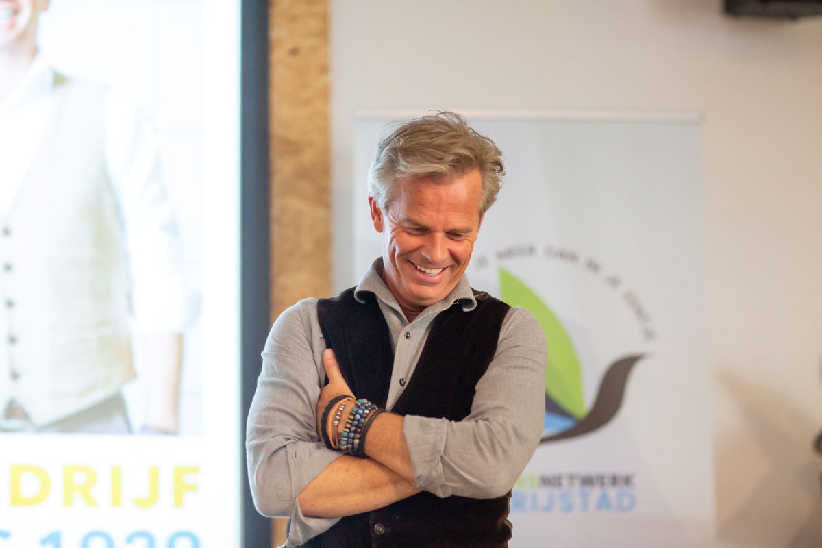 Wat zou jij graag willen weten van bevlogen ondernemer <a href="/Bobhutten/">Bob Hutten</a> <a href="/Hutten_NL/">Hutten</a> ? Woensdag 20 november is hij te gast in de BOB Talkshow van Regio-Business. Hij wordt live geïnterviewd en jij kunt er bij zijn! bit.ly/325K3fA #netwerken #bobborrel <a href="/Orangerie_NL/">Orangerie Den Bosch</a>