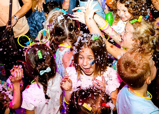 Parents &amp; carers: looking for something to do this Saturday? All roads lead to a mega <a href="/TinyDancersRave/">Tiny Dancers Family Rave</a>  @TootingTram with all the inflatables, bubbles and balloons your kids can dream of. For the adults, a licensed bar. Saturday, sorted. £6. Tickets: bit.ly/32mIJ8f