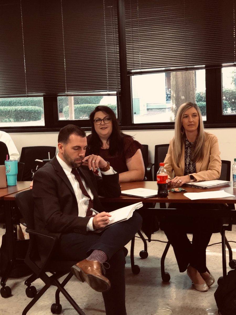 emiliesimeon's tweet image. SREC PDP interns, grads, and Mentors absorb finance details from Kerry Crutchfield. #learningfromthebest  #PDPc4  #SRECleadership #LeadershipMatters