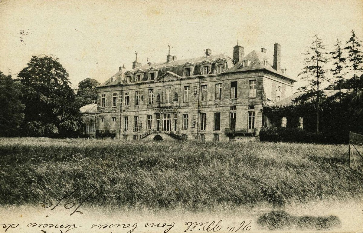 #Jeu 🔎 Saurez-vous deviner dans quelle ville du @valdemarne_94 est situé ce château édifié au XVIIe siècle par François Le Vau et décoré par l'école de Le Brun ?🤔 @CDTValdemarne