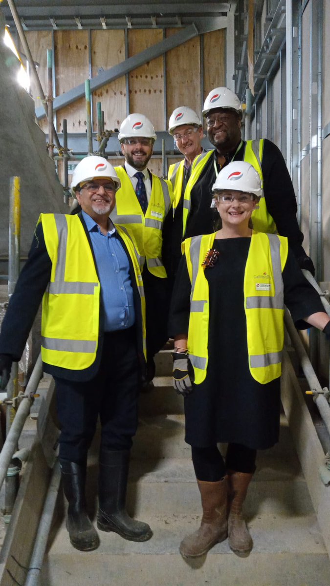MKHCharity's tweet photo. This week we've loved welcoming onto the cancer centre site some truly amazing people - huge thanks to @BOBcatdigital @Richard_Bywater @UniOfBuckingham @PriteshGanatra @JonesDean77 @IDMedical for your interest and support. We loved showing you around💚#TeamGreen https://t.co/0PHxAUw0bb
