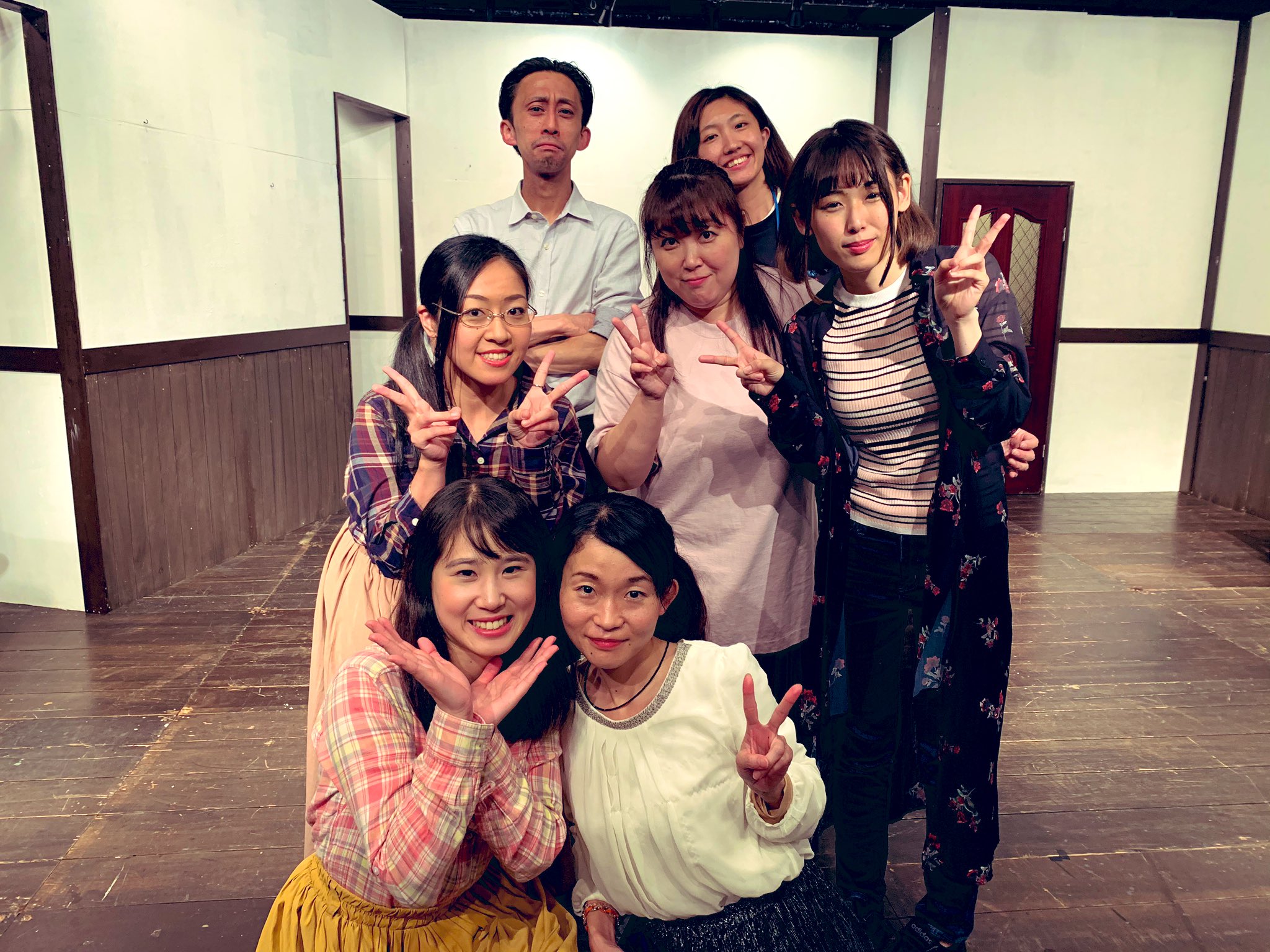 渋谷絵里 本日は 谷内田楓と本田ようこちゃんが観劇してくださいました 谷内田は 忙しい中で本当に感謝 よーこちゃんも 久しぶりでうれしかった ありがとうございます T Co Pcom9uabew Twitter