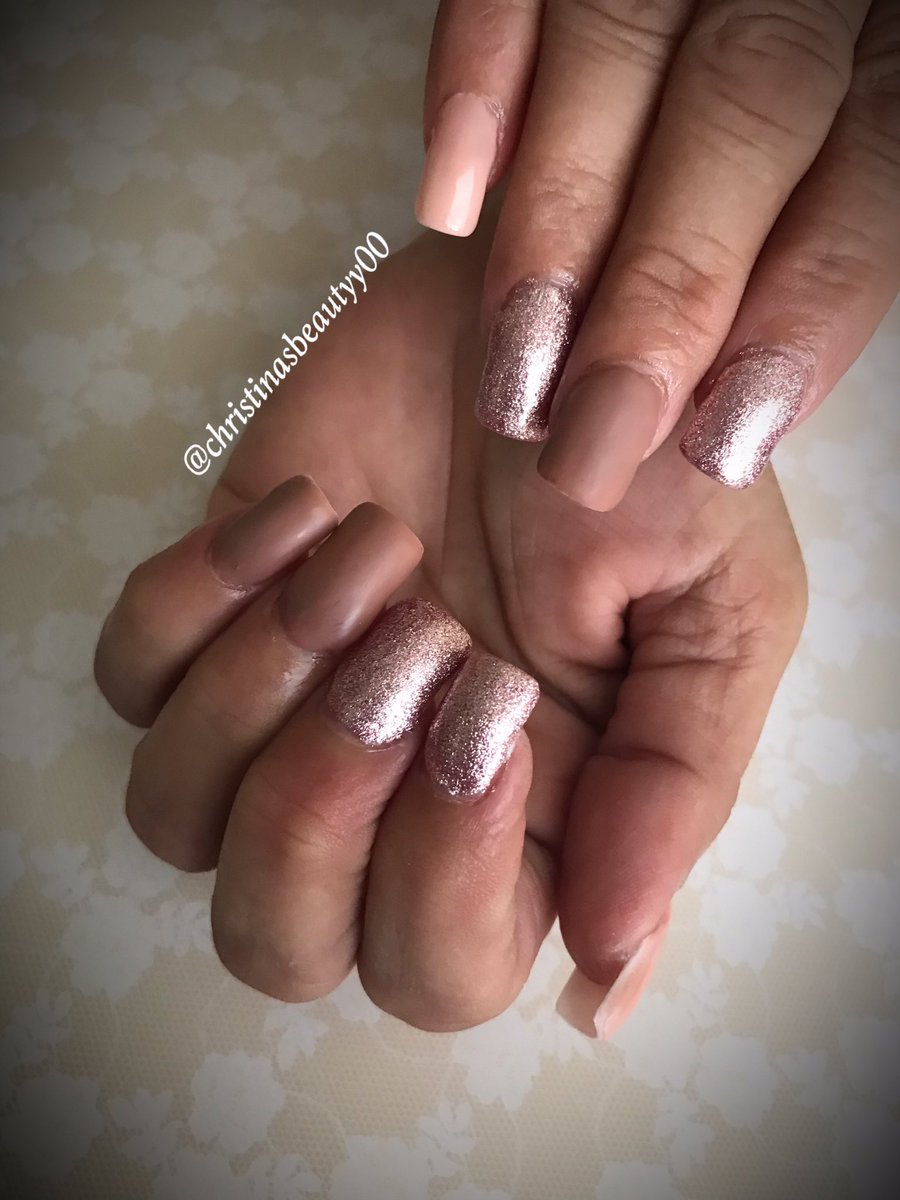 Short nude set! #nailedit #claws #lovenails #christinasbeauty00 #naillovers #squarenails #nudenails #glitternails #nails