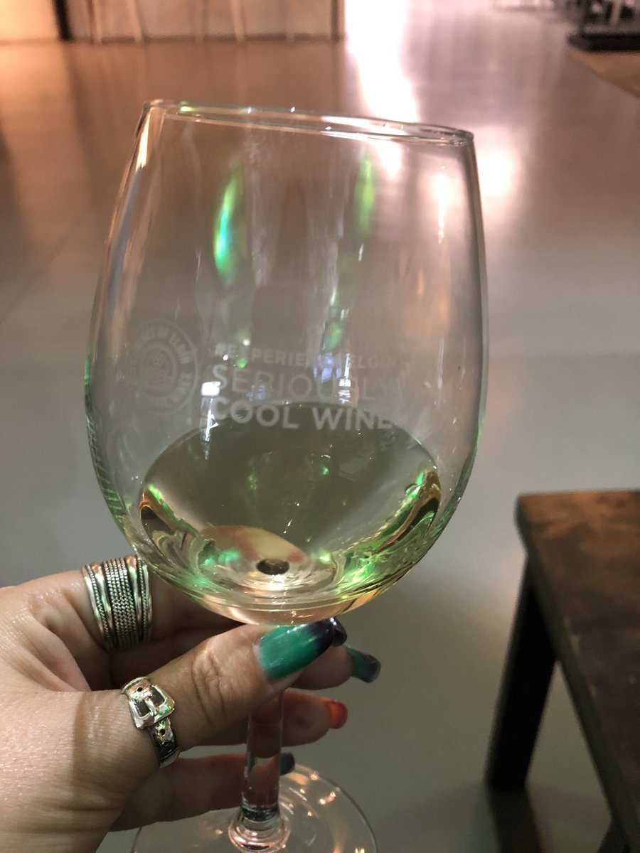 Elgin Valley is renowned for Sauvignon Blanc. Elgin can pick them fully ripe. You get the full spectrum. 

The wines are delicious, fruity and refreshing. Seriously cool! 

#ElginWine #ExperienceWine