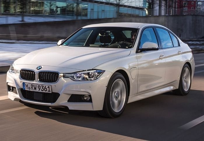 Bmw m hybrid. BMW 330 2017. 2018 BMW 330e f30. BMW 330e Hybrid. БМВ 3 16 года.