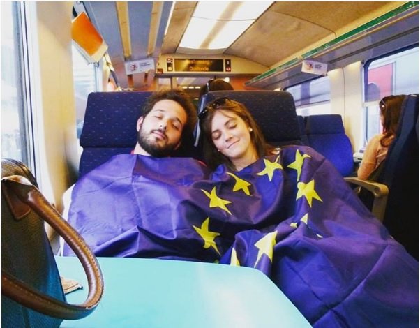 Obrim una nova convocatòria #DiscoverEU. 
Tots els joves de 18 anys poden apuntar-s'hi fins el 28 de novembre i obtenir un val per viatjar per Europa! 

europa.eu/!GD96mm