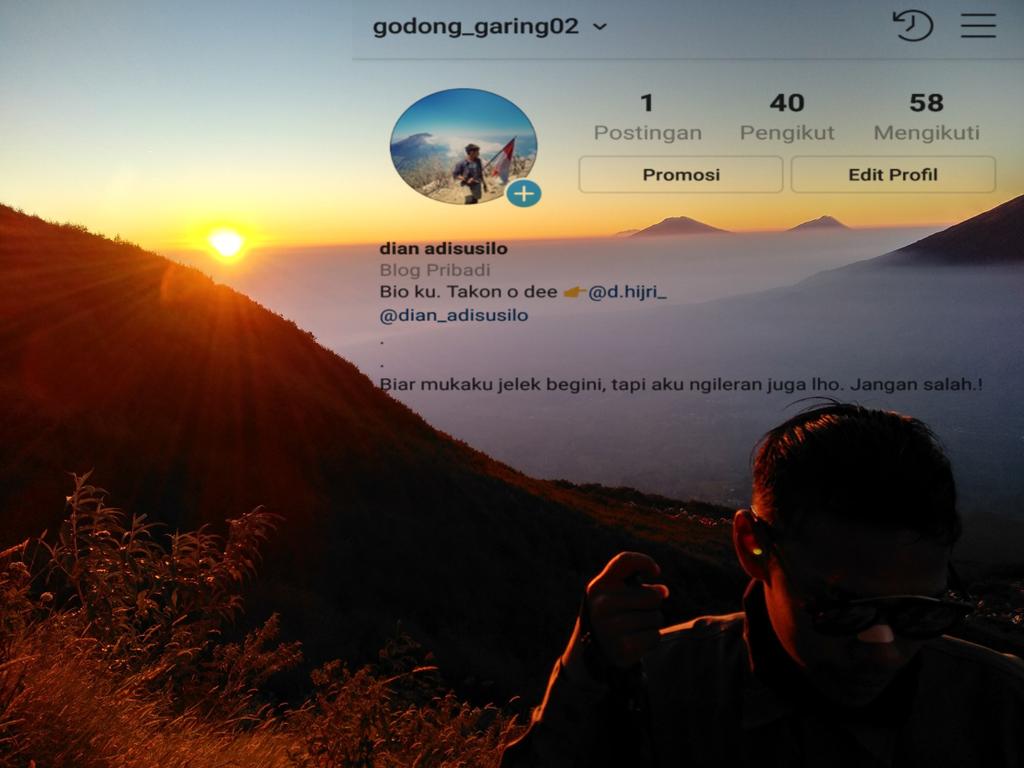 dianpenjoll's tweet photo. Kabari aja kalo udah nggak sibuk. Nanti tak ajak ke yang kayak beginian..hhhaa
follow new akun ig @godong_garing02
.
.
#like4like #sindoro #gunungsindoro #mountain #anakgunung #id_pendaki #pendakikusam #indonesiaindah #pesonaindonesia #follow4follow #freefollower https://t.co/GjGK1SrlA3