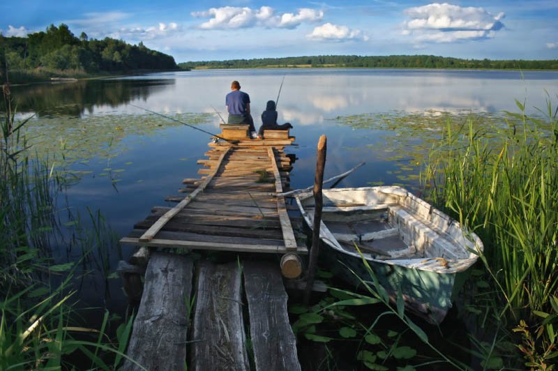 Lough Neagh is largest lake of Britain & Ireland! c 40% of water to N Ireland! Means ‘Eochu’s lake’.  @placenamesni says named after Eochu son of Mairidh, a Munster prince who was drowned when a  #well overflowed to form the lake in 1st C!  #FolkloreThursday  http://www.placenamesni.org/resultdetails.php?entry=10019