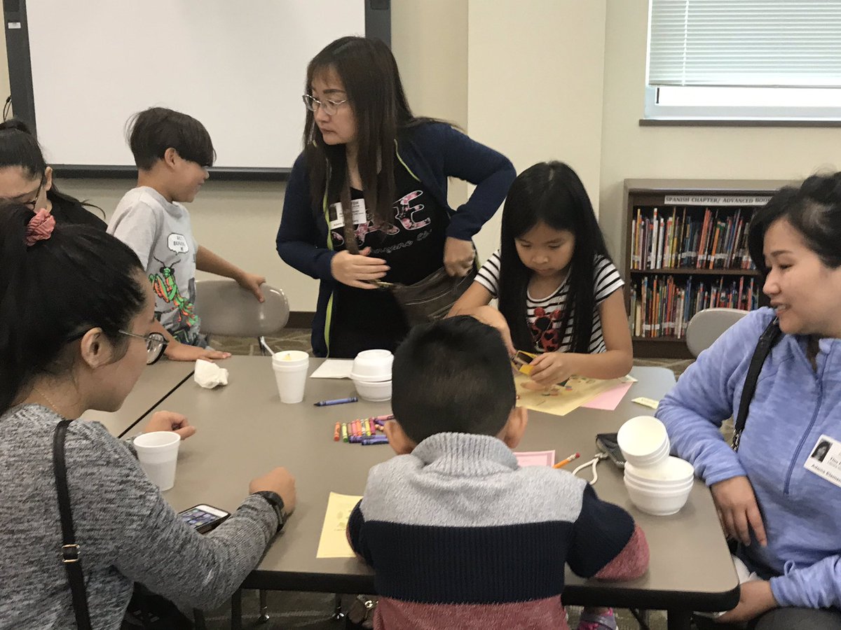 AdamsElem2's tweet photo. What a great time we had with our moms, sisters, grandmothers, aunts and students!!!! https://t.co/cNNudJuU16