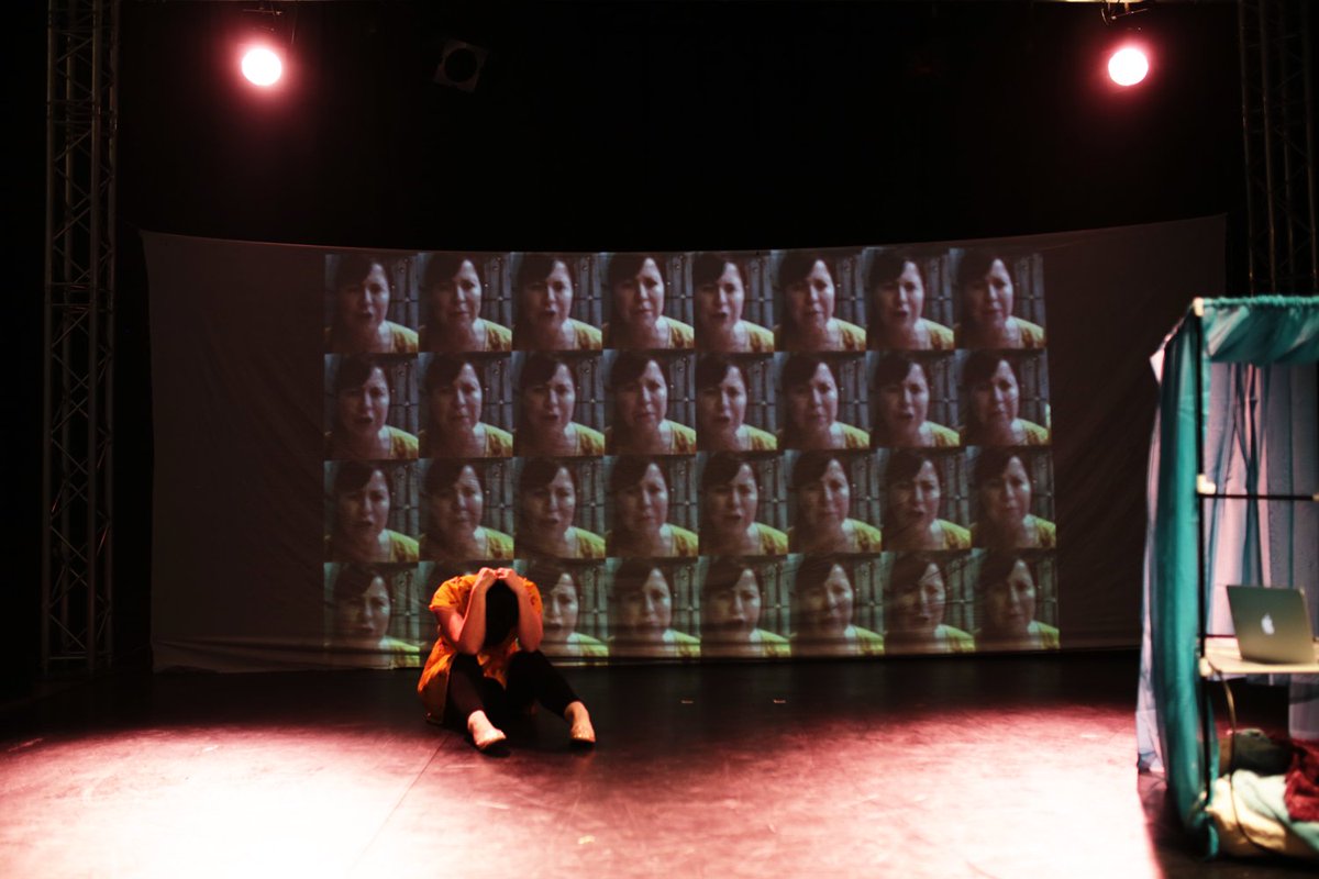 It's #AntiBullyingWeek
On Thursday we have a brilliant show by <a href="/mfdoherty/">Mary-Frances Doherty</a> which explores some of the issues that our children &amp; young adults face as their #friendships develop in the glare of #socialmedia &amp; technology
Photo <a href="/heatherbelphoto/">Heather Isobel</a> 
Tickets bit.ly/2JBzufF