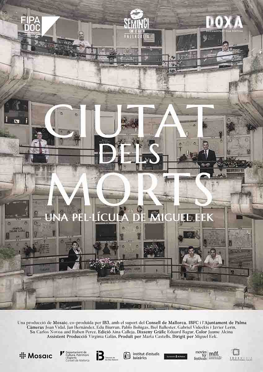 Avui teniu una oportunitat única per veure el documental CIUTAT DELS MORTS als Verdi. No badeu! ow.ly/xmGu50x2e0i <a href="/CiudadMuertos/">Ciudad de los Muertos</a> <a href="/eekmiguel/">Miguel Eek</a> @mosaicprod_