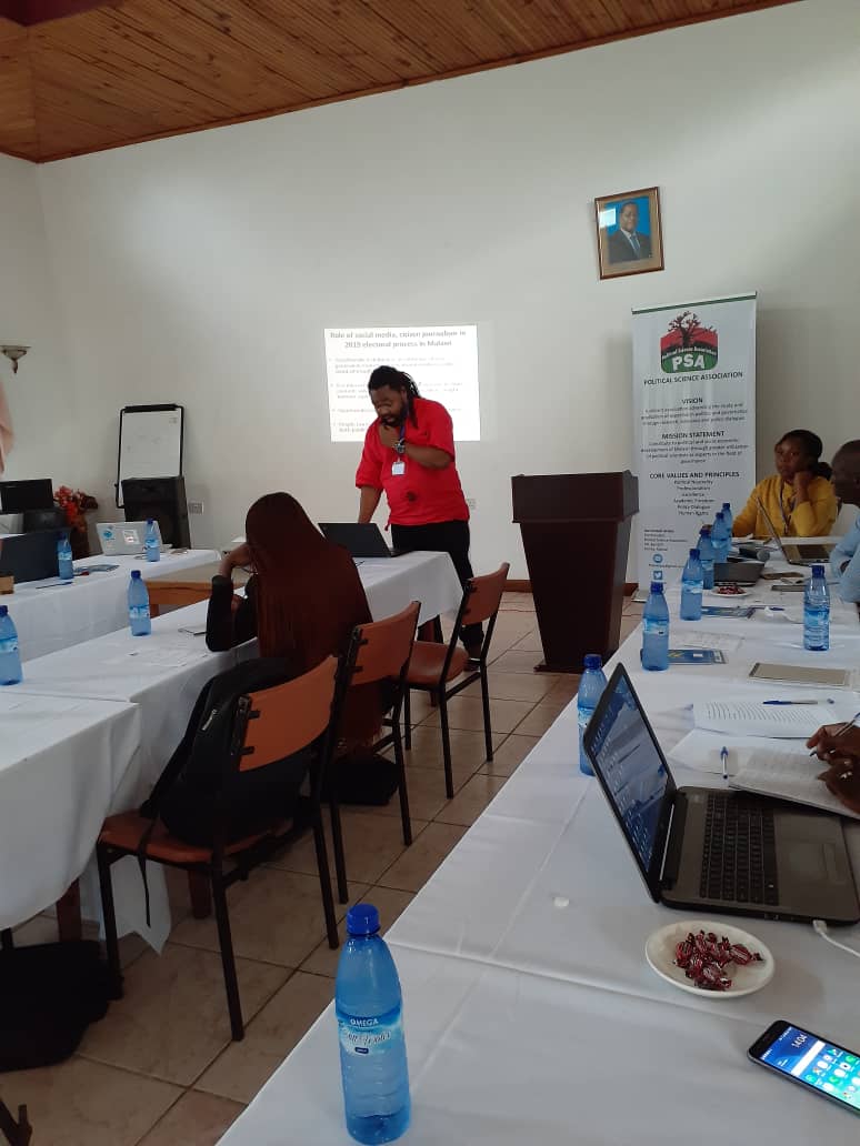 Civic competence-'We the people' is the next session. Now <a href="/JKainja/">Jimmy Kainja 🇲🇼</a> (Jimmy Kainja) presenting on the Role of social media, citizen journalism in 2019 electoral process in Malawi #PSAMW #PSAConference
