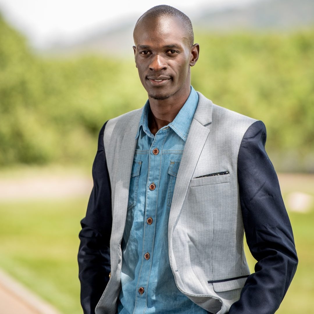 #ThrowBackThursday

<a href="/museruka_emma/">Museruka Emmanuel</a> bagged two awards courtesy of CEO Global at the Titans awards 2019/2020.

We share the journey and experience of this milestone. Read more below

blog.malaikamedia.com/museruka-emman…

#MalaikaMedia #TBT #TitansAwards